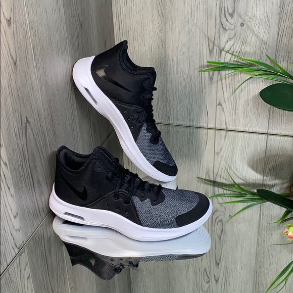 Nike Other - ❤️ Nike Air Versitile III black/black-white-dark g